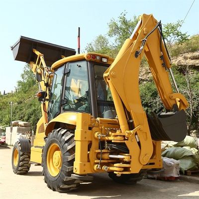 4 Wheel Drive Backhoe Loader Equipped With Hydraulic Breaking Hammer